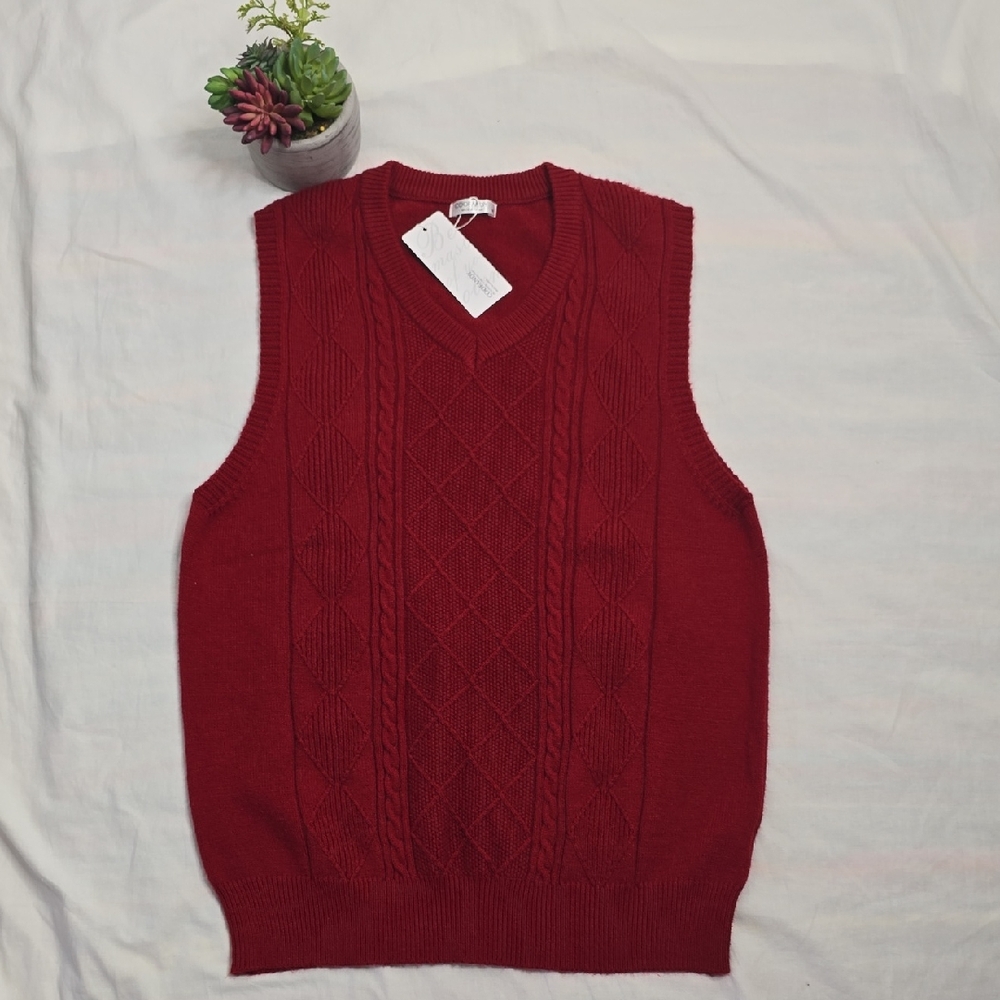 Men's Red Sweater Vest Sz Med Nwt